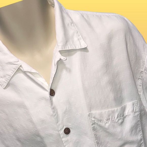 Tommy Bahama Embroidered ￼Swing Doctor Camp Shirt Medium - Picture 4 of 5